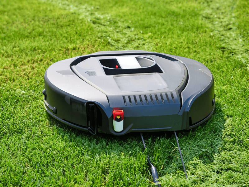 Perimeter-Wire-Free-Robotic-Lawn-Mower